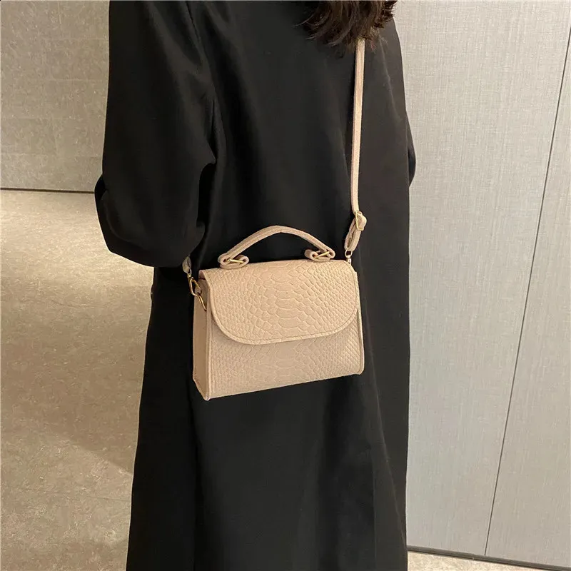 DHgate.com:Shop Now: Premium Quality Small Shoulder Bag with