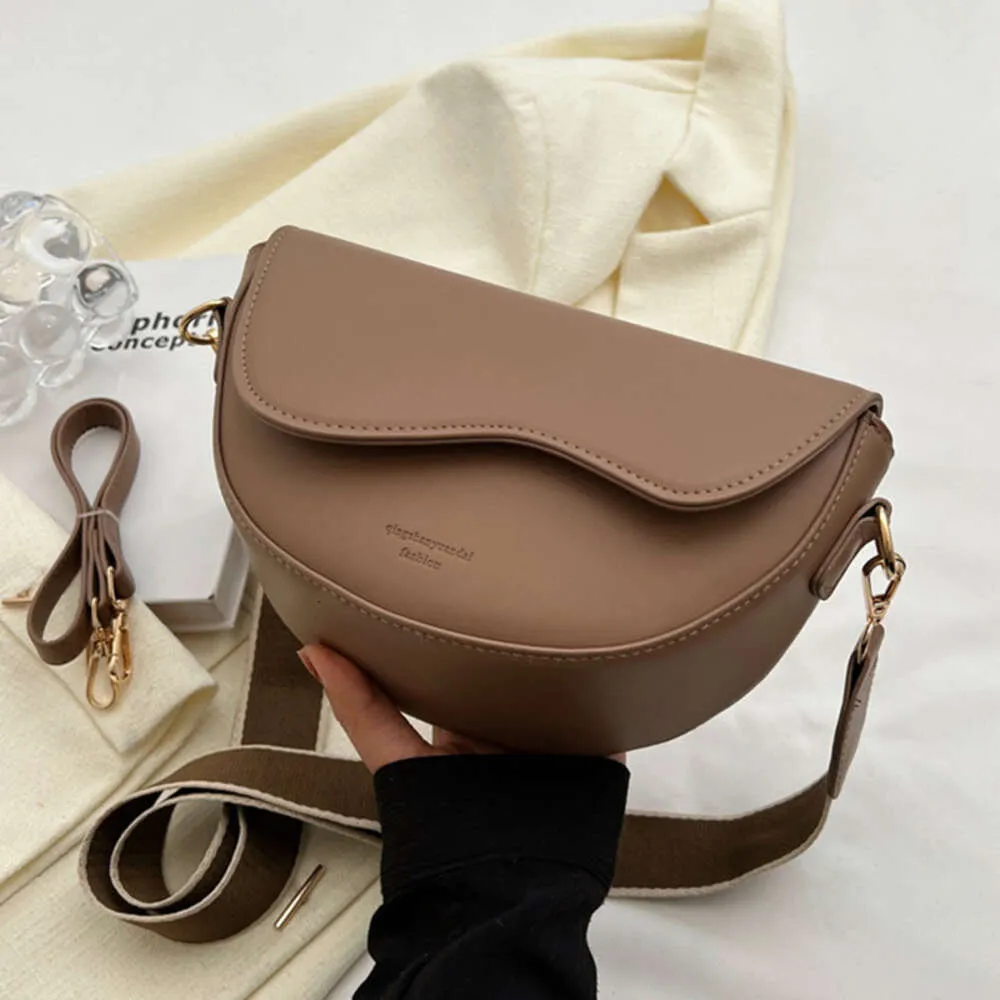 Avis Complet : Sac à Bandoulière Multi-Poches NOTAG pour Femmes - Choix Élégant et Pratique (Teinte Café