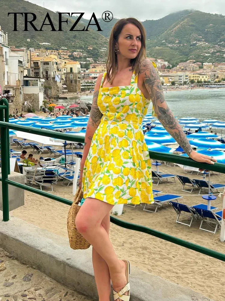 knee length dresses for ladies Setting Sun Long Sleeve Maxi Dress Yellow / Black