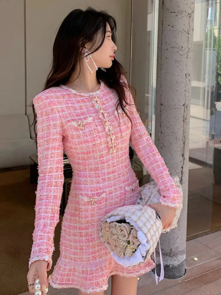 Pink Tweed Mini Dress: Spring Ruffle Hem, Long Sleeve Knit