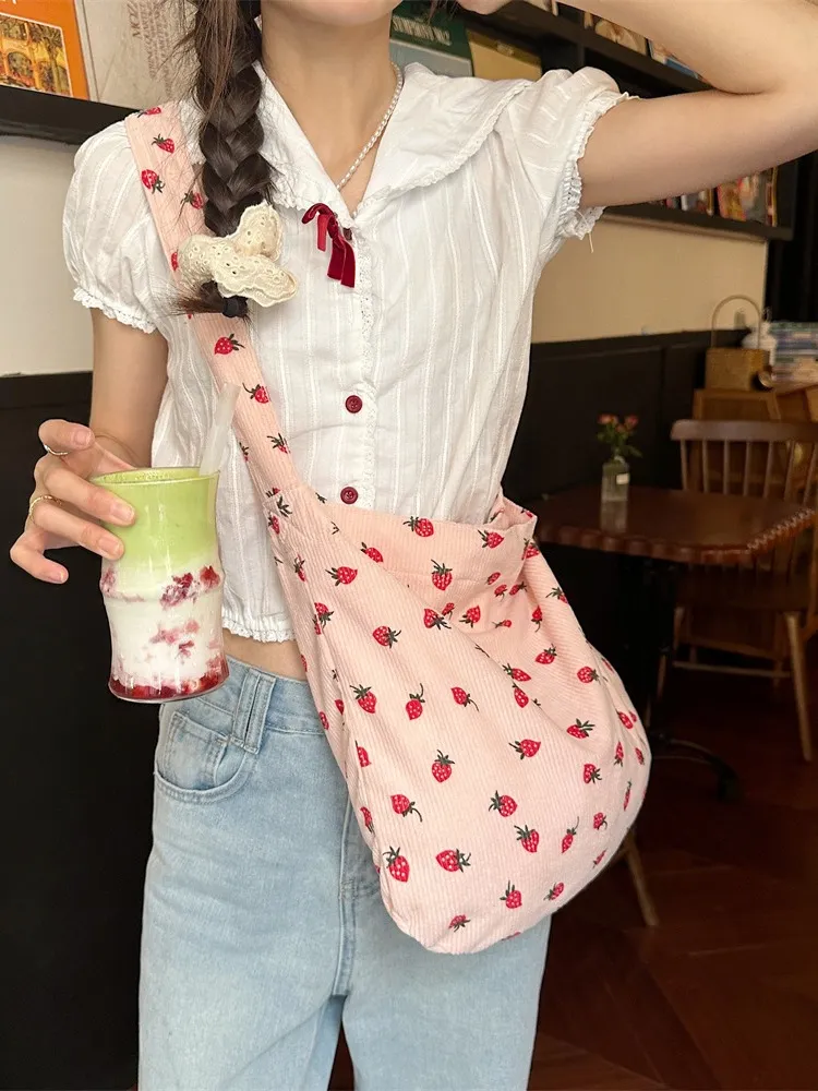 Ahorra a lo Grande en Compras al por Mayor de Bolso De Hombro De Fresa  Bolsa De Pana: Bolsa De Hombro Casual De Gran Capacidad Impresa En Fresa  Las
