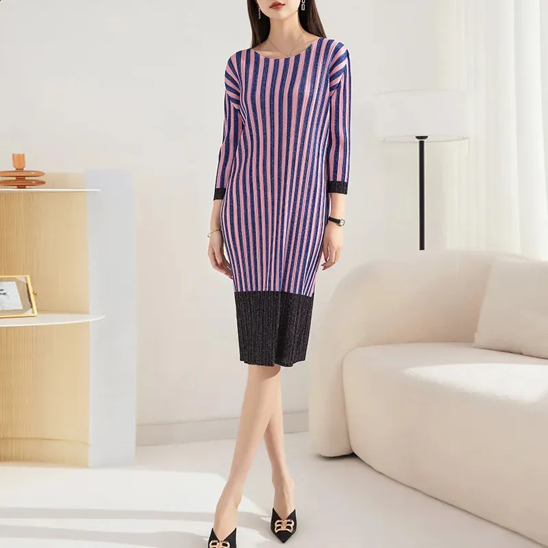 Miyake Pleated Dress Women Spring Summer Knitting Fabric Loose Large Size  Round Neck Mid-Length from Dhgate Basic & Casual Dresses - price 97.74