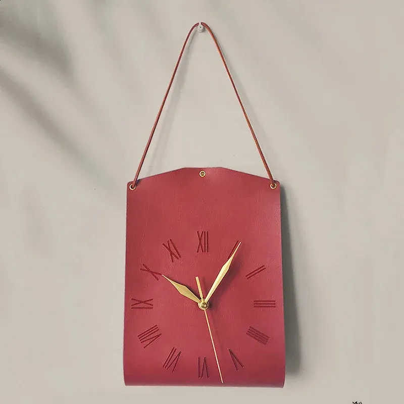 Handbag Clock: Stylish Shoulder Bag & Unique Wall Decor  display picture 3