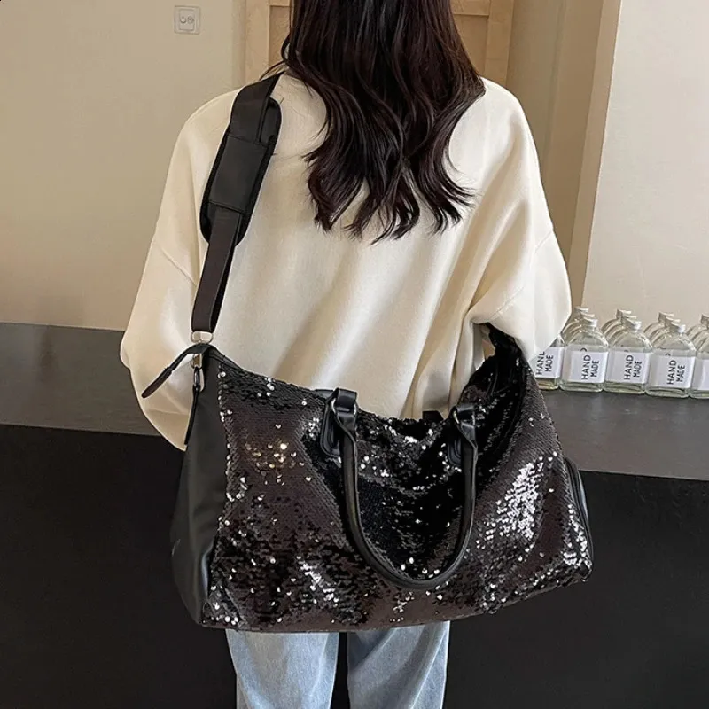 Sequined Travel Handbag: Lightweight, Large Capacity  display picture 2