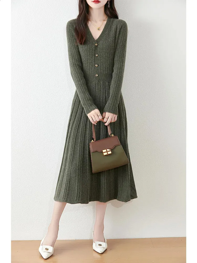 Elegant Womens Pure Wool Knitted Dress: Casual V Neck Dress With Buttoned  Stripes For Autumn \u0026 Winter