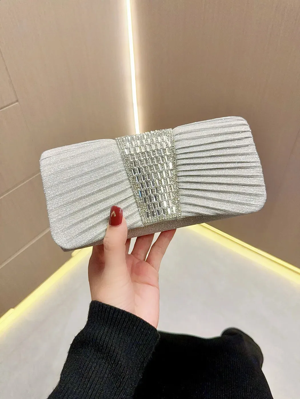 silver dress purses Silver Crystal Wedding Clutch Purse P3522
