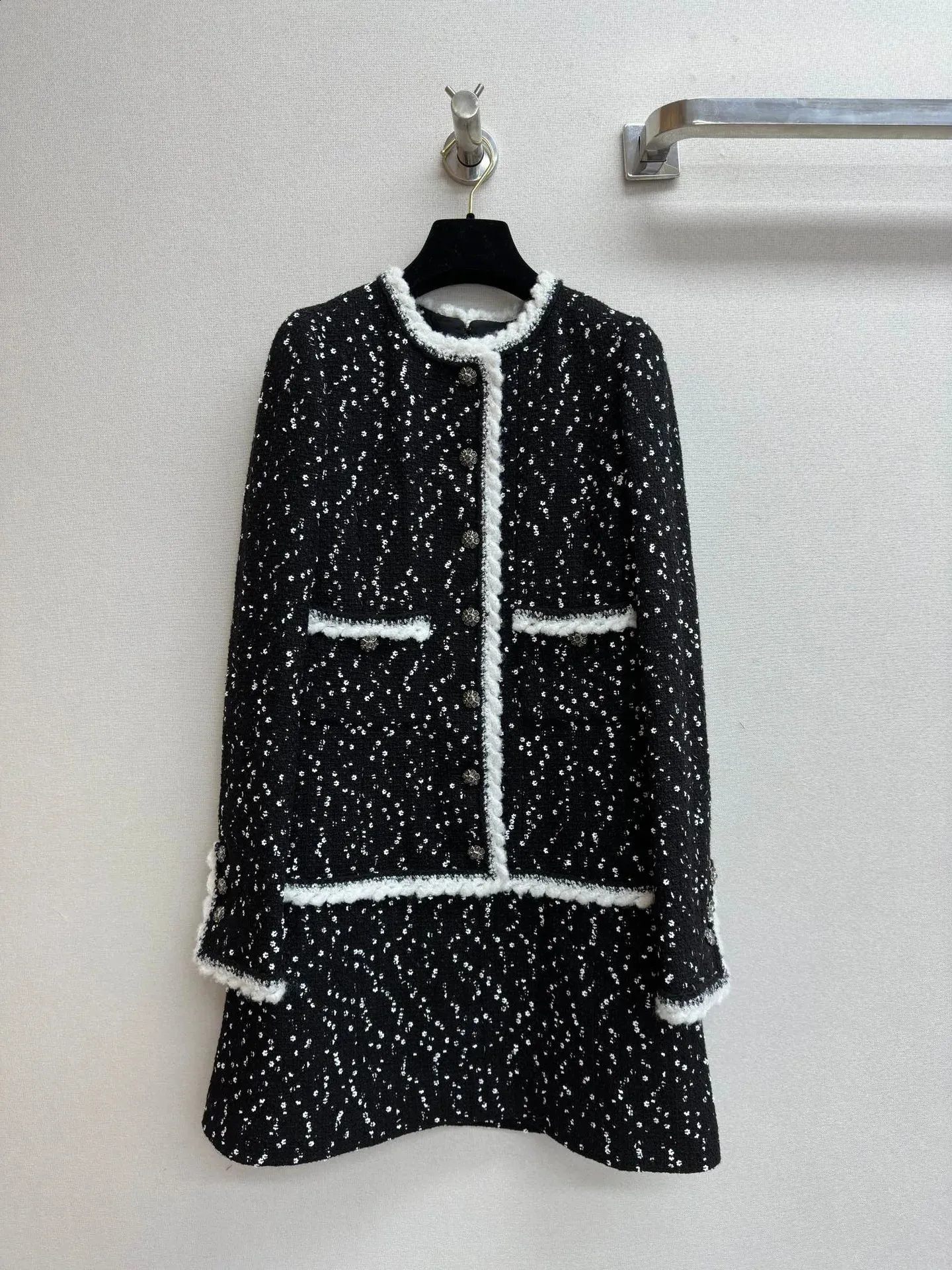 Long sleeve tweed dress black sequin floor-length chiffon synthetic fiber zipper closure autumn 2024 from Dhgate Basic & Casual Dresses - price 581.59 Long sleeve tweed dress black sequin floor-length chiffon synthetic fiber zipper closure autumn 2024 from Dhgate Basic & Casual Dresses - price 581.59