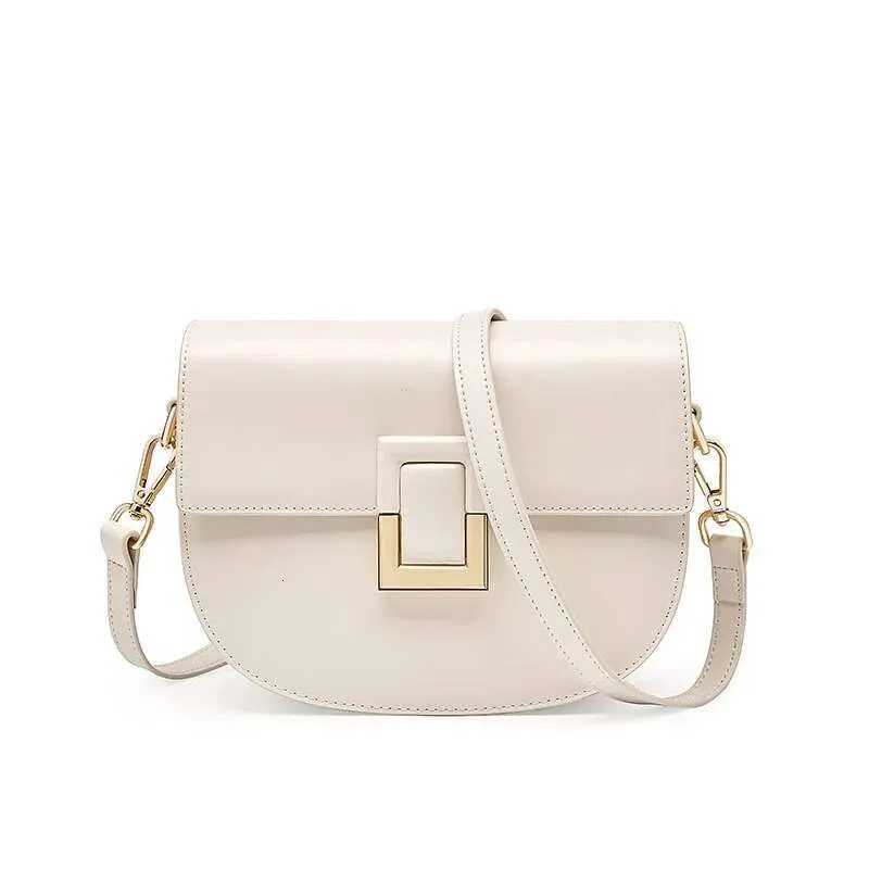 Premium Leather Shoulder Bag: Chic Crossbody Handbag for