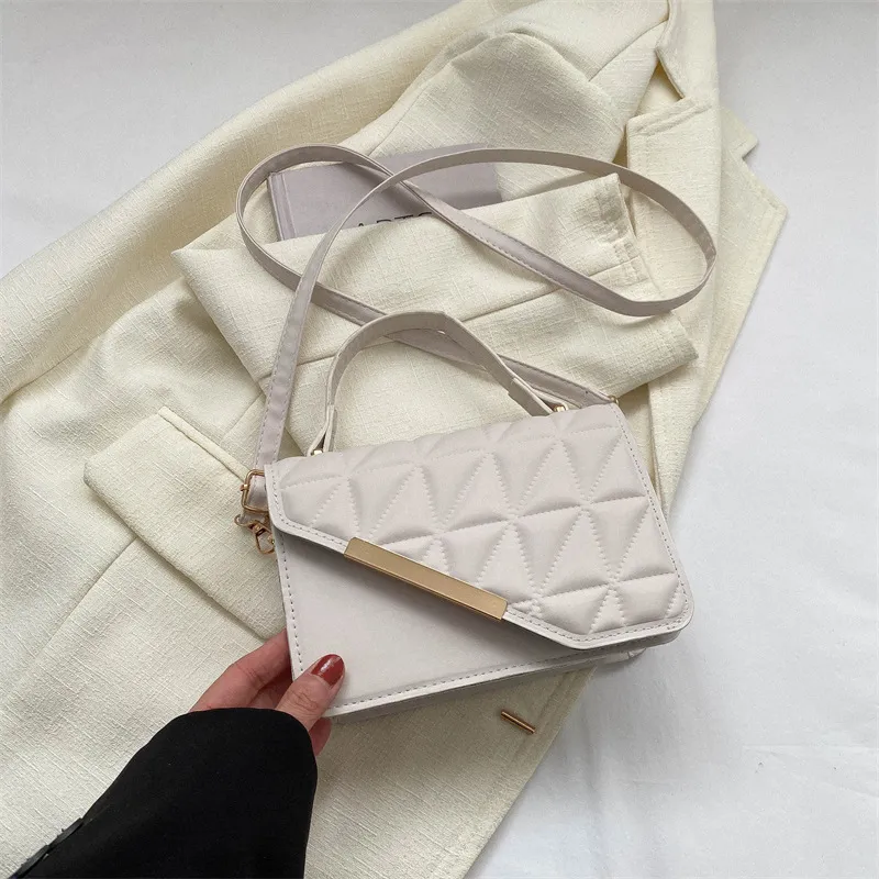 ショルダーバッグ・ポシェット MERY BUBBLE SQUARE SHOULDER BAG (WHITE) 楽天市場】スクエアショルダーバッグ ※7月25日20時ブラック
