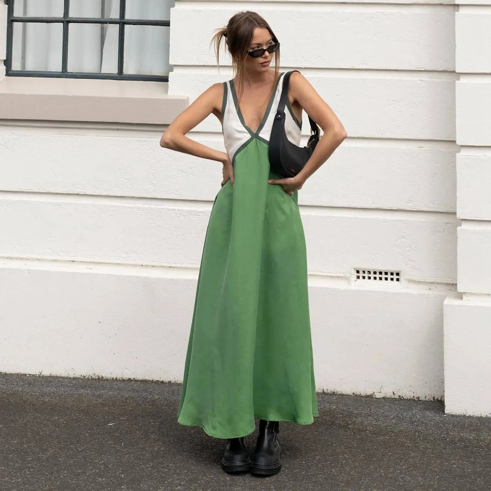 Elegant V-Neck Sleeveless Color Block Swinging Dress for Women - Fashionable Holiday Gown (2024)