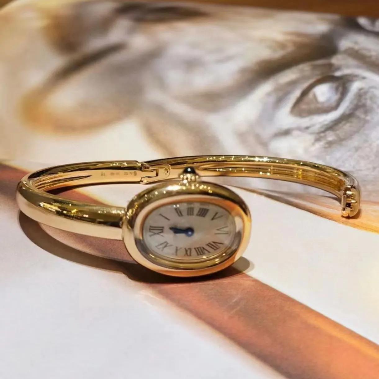 ゴールド エレガントバングル Premium 18K Gold Covered Bangle Designer Quartz watches for