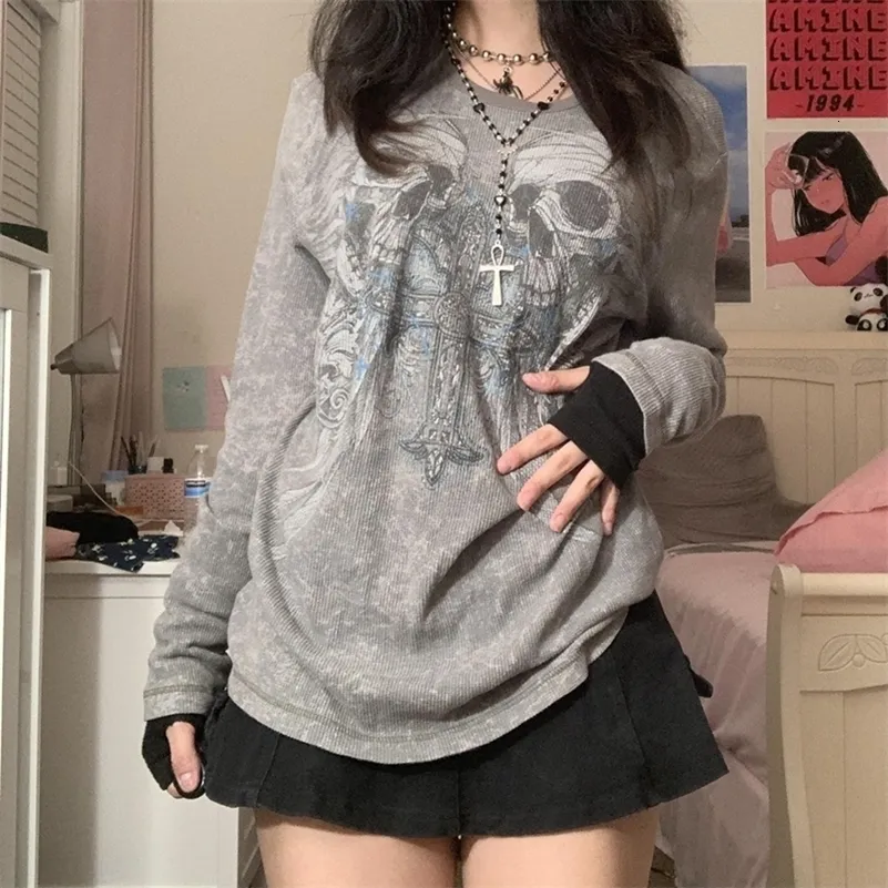 Retro Y2K Long Sleeve Top - Gothic Skull & Cross Design