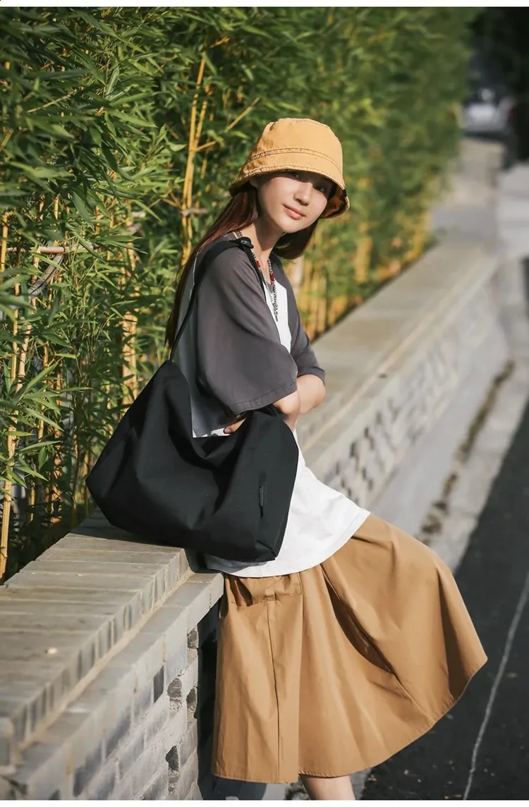 Canvas crossbody pocketbooks for Women - Solid Color, Zipper Canvas crossbody pocketbooks for Women - Solid Color, Zipper