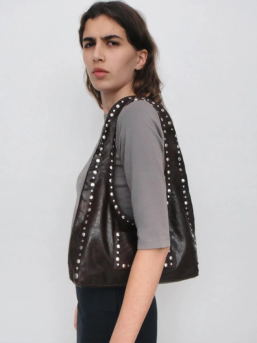 Retro Rivet Studded Shoulder Bag European & American Style, Wind 