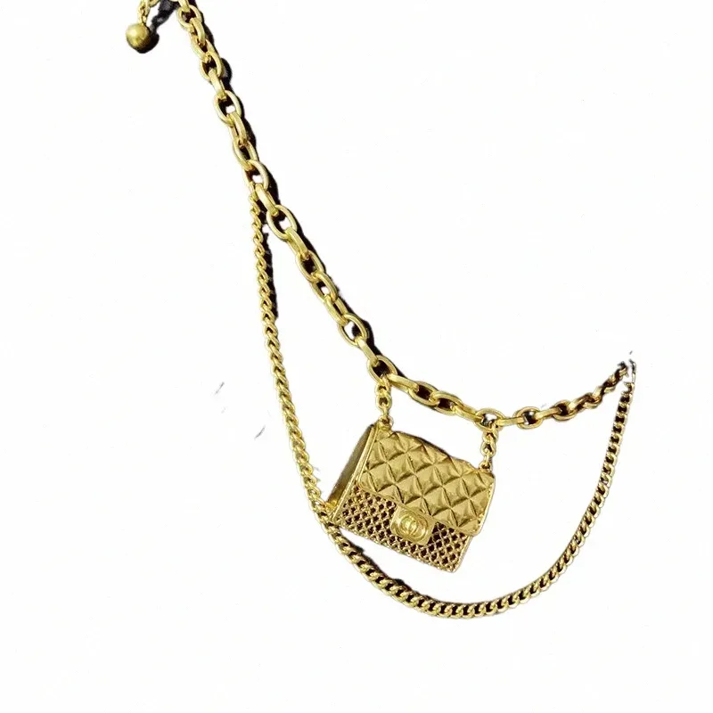 Luxury Gold Chain Waist Belt for Women - Mini Bag Holder  display picture 2