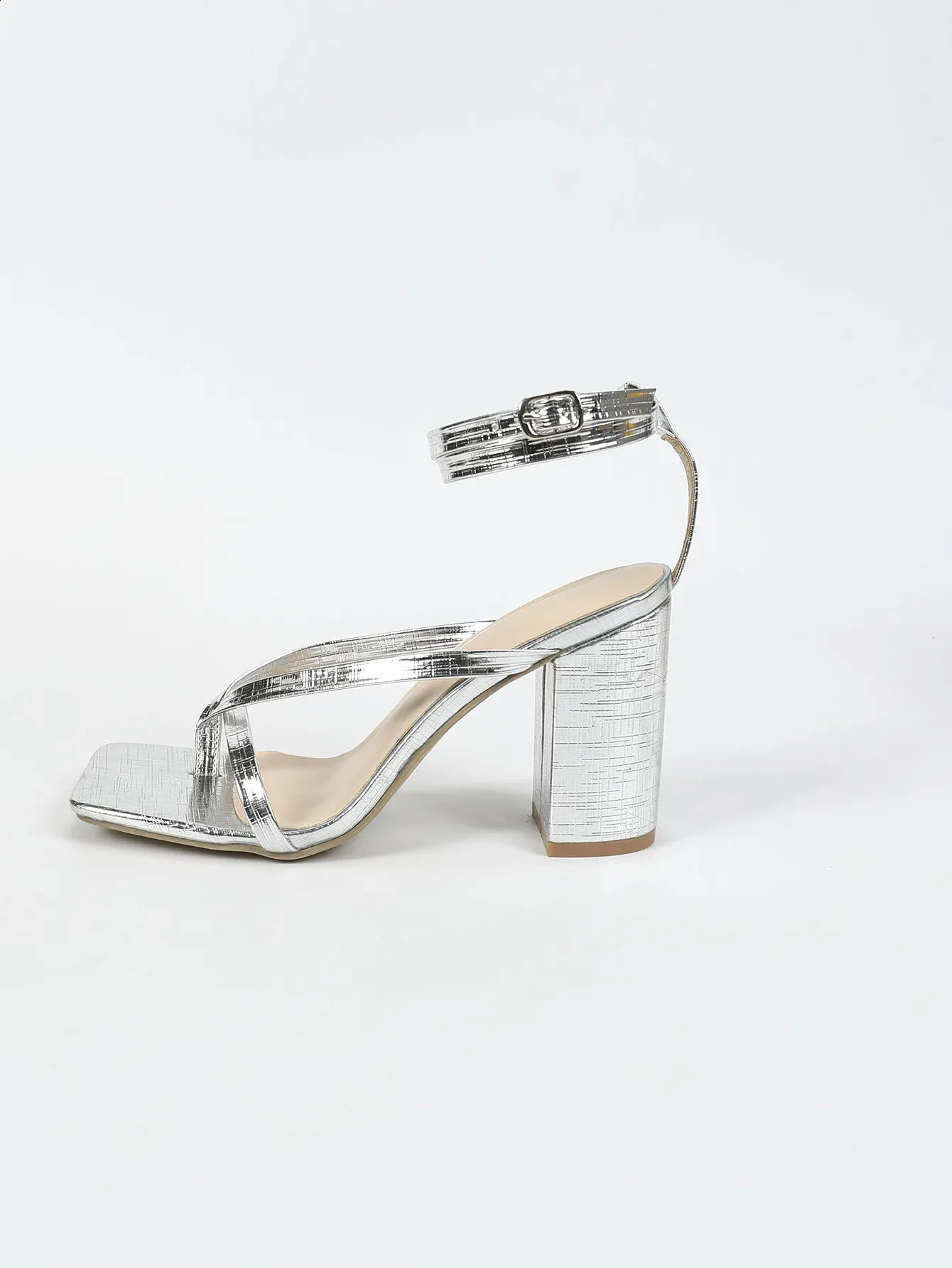 Comfortabele donkerblauwe peep toe sandalen voor dames met gesp_voghion.com