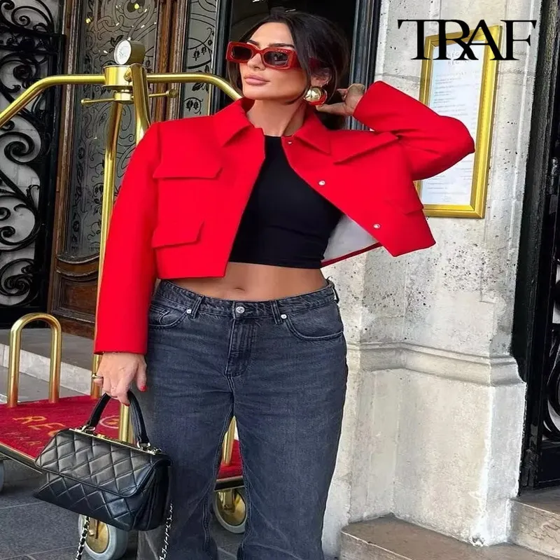 Vintage-Inspired Cropped Jacket: Fashionable Long Sleeve Button-Up