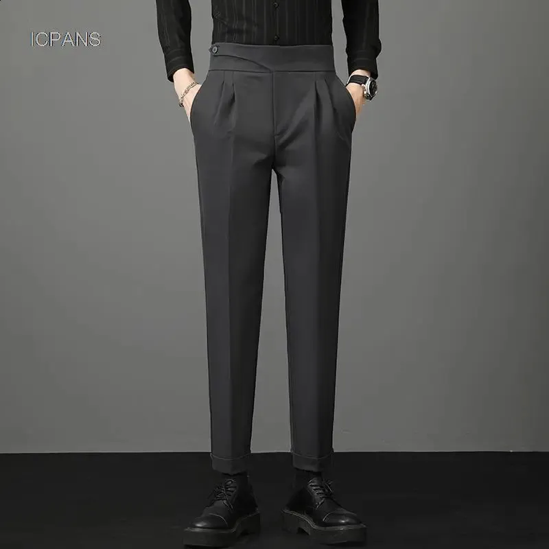 black pleated dress pants men Relaxed Pleated Trousers for Tall Men in Black 38 / 40 / Black main image 0