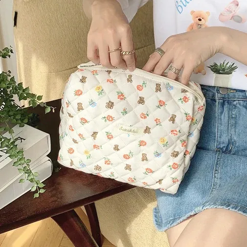 Sac à Cosmétiques Vintage Celebrity USA - Matelassé Floral, Rose, Fermeture éclair, Propre