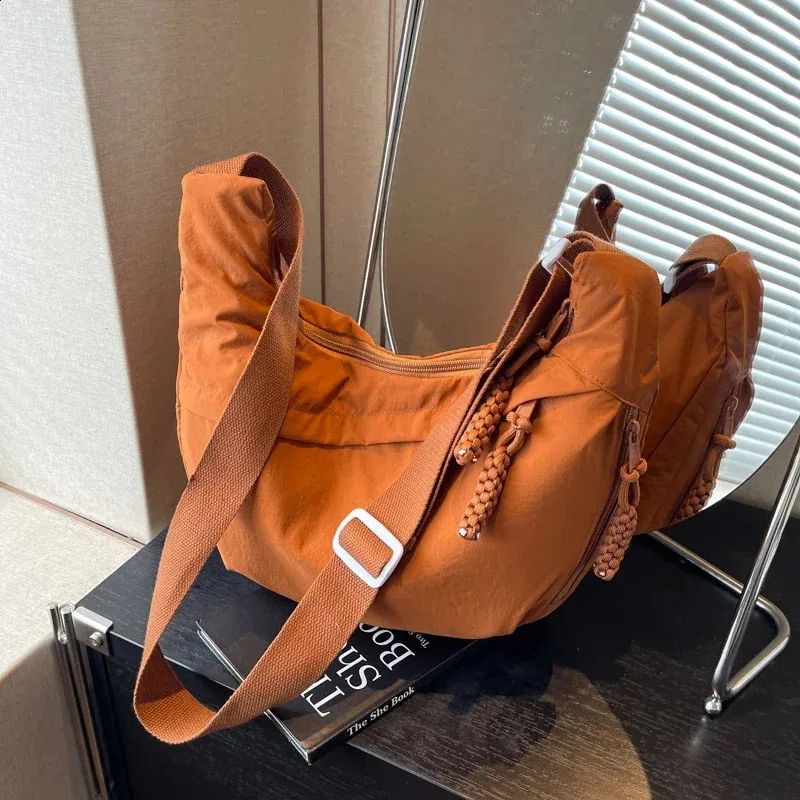 もち♡基本翌日発送 DHgate.com:Nylon Crossbody Bag with Zipper - Lightweight