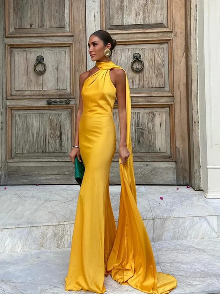 Yellow Satin Off-Shoulder Yellow Satin maxi dress for Women - Elegant, Slim, Backless Prom, Evening & Nightclub Robe for Autumn