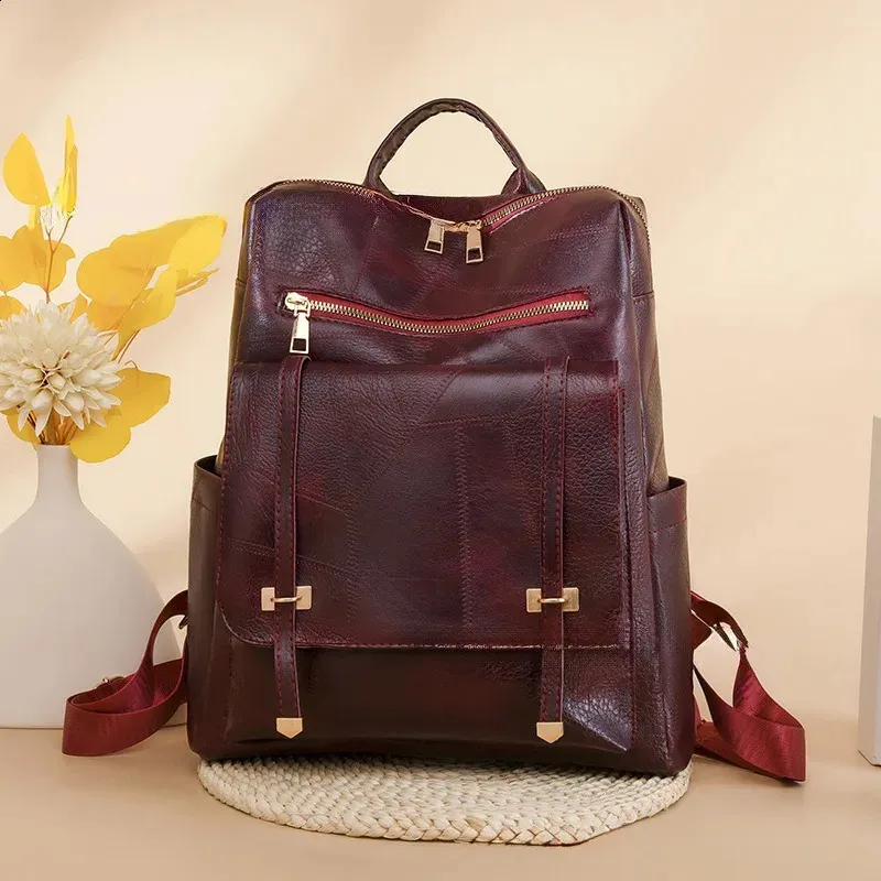 Large Capacity Ladies Crocodile Texture Shoulder Backpack  display picture 1