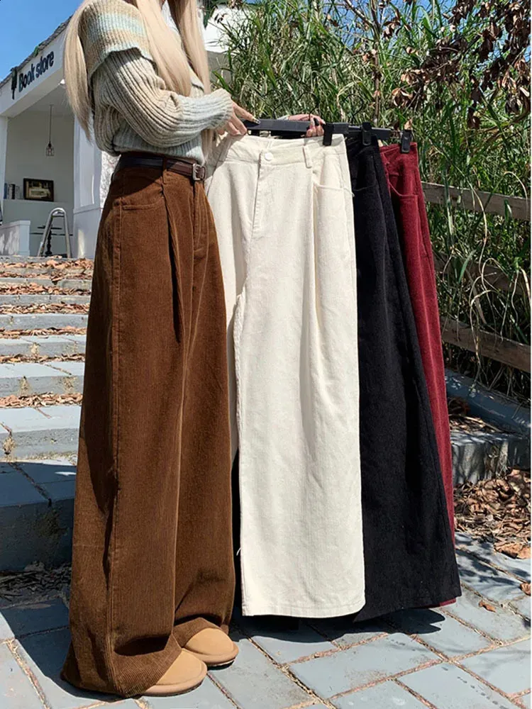 Versatile Corduroy Wide-Legged baggy pants for Women Versatile Corduroy Wide-Legged baggy pants for Women