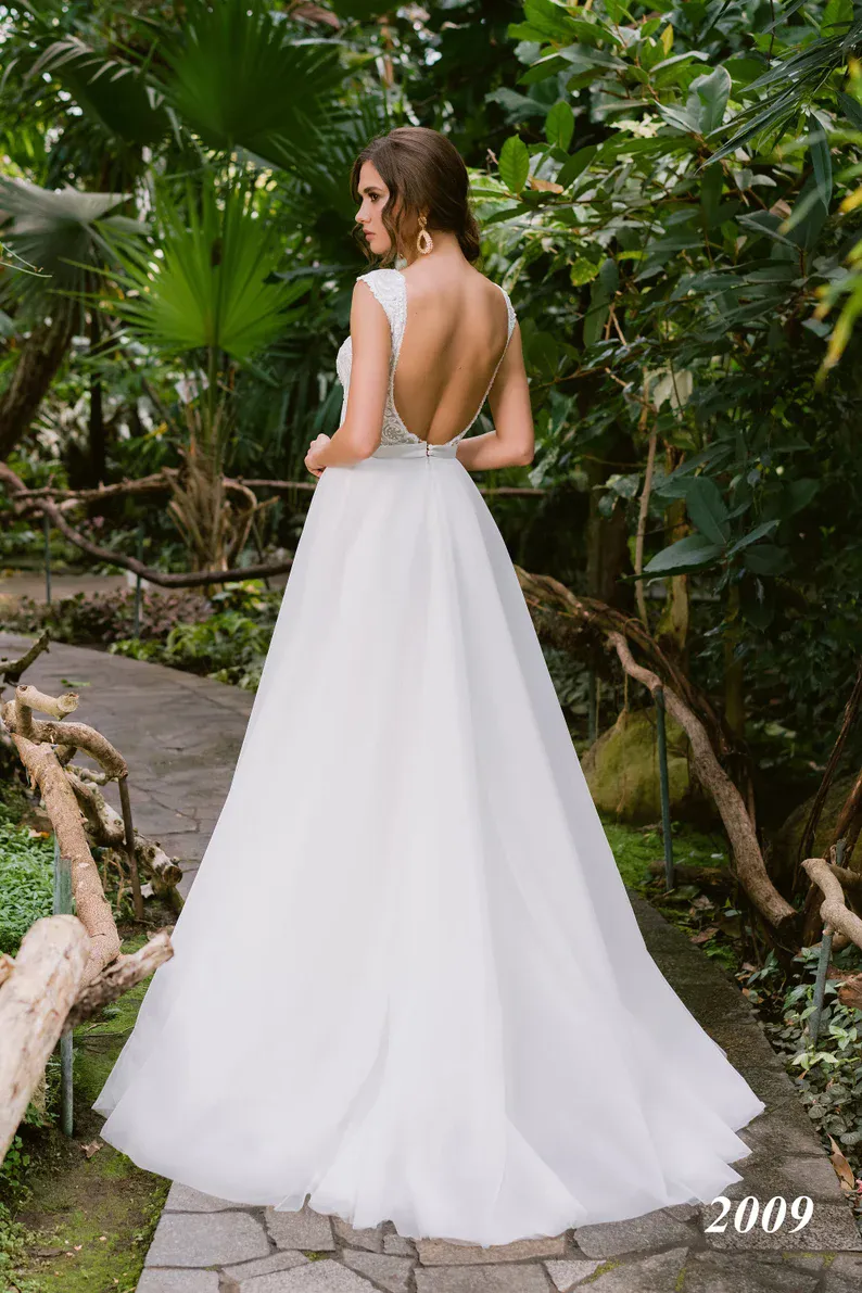 A-Line V Neck Backless Lace Applique Wedding Dress with Ribbon Belt Plus Size from Dhgate A-Line Wedding Dresses - price 176.89 A-Line V Neck Backless Lace Applique Wedding Dress with Ribbon Belt Plus Size from Dhgate A-Line Wedding Dresses - price 176.89