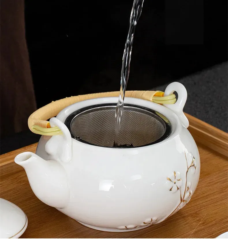 White Porcelain Diana Teapot - 2 Cup Capacity, Microwave & Dishwasher Safe