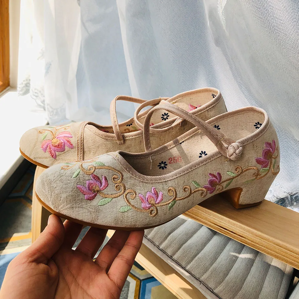 Embroidered Canvas Block Heels Stylish Women's Pumps, Comfortable Medium  Heel Shoes, Old Beijing Design, Perfect for Everyday Wear