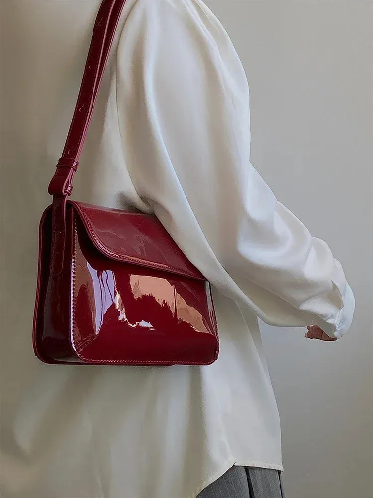 バッグ 00s archive patent leather shoulder bag HOXIS Glossy Faux Patent Leather Women Shoulder Bag Shiny