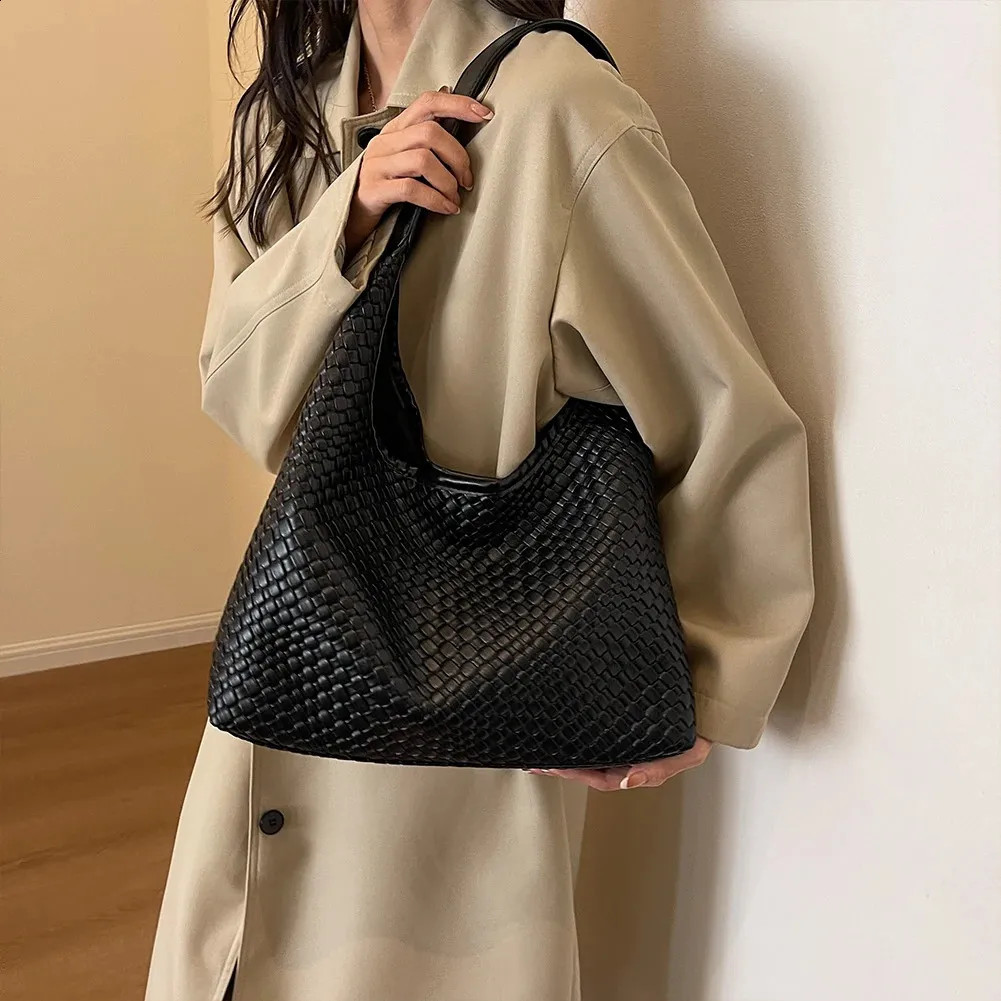 25FW-[LOEUVRE]Tour Hobo Large Black◆ Oversized Black Soft Leather Hobo Bag, 22” W X 16”H , Extra