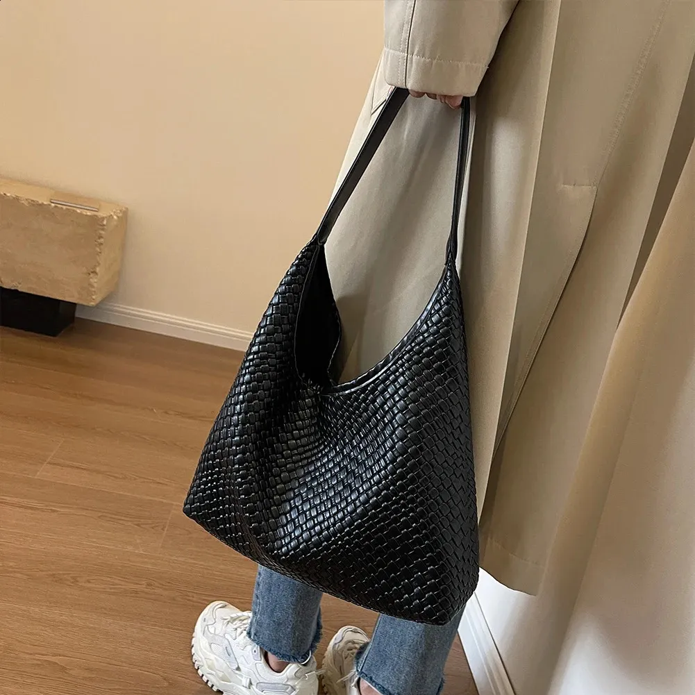DHgate.com:Large Woven Hobo Bag - Fashion Womens Shoulder