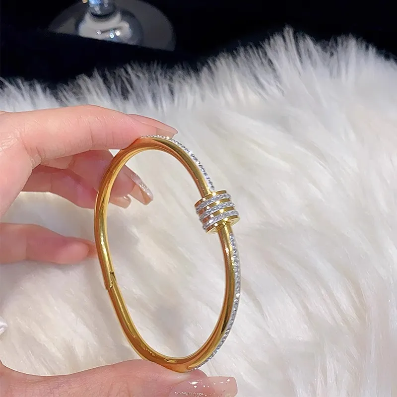 Designer Zircon K Gold Bracelet With Diamond Classic Couple Designer Zircon K Gold Bracelet With Diamond Classic Couple