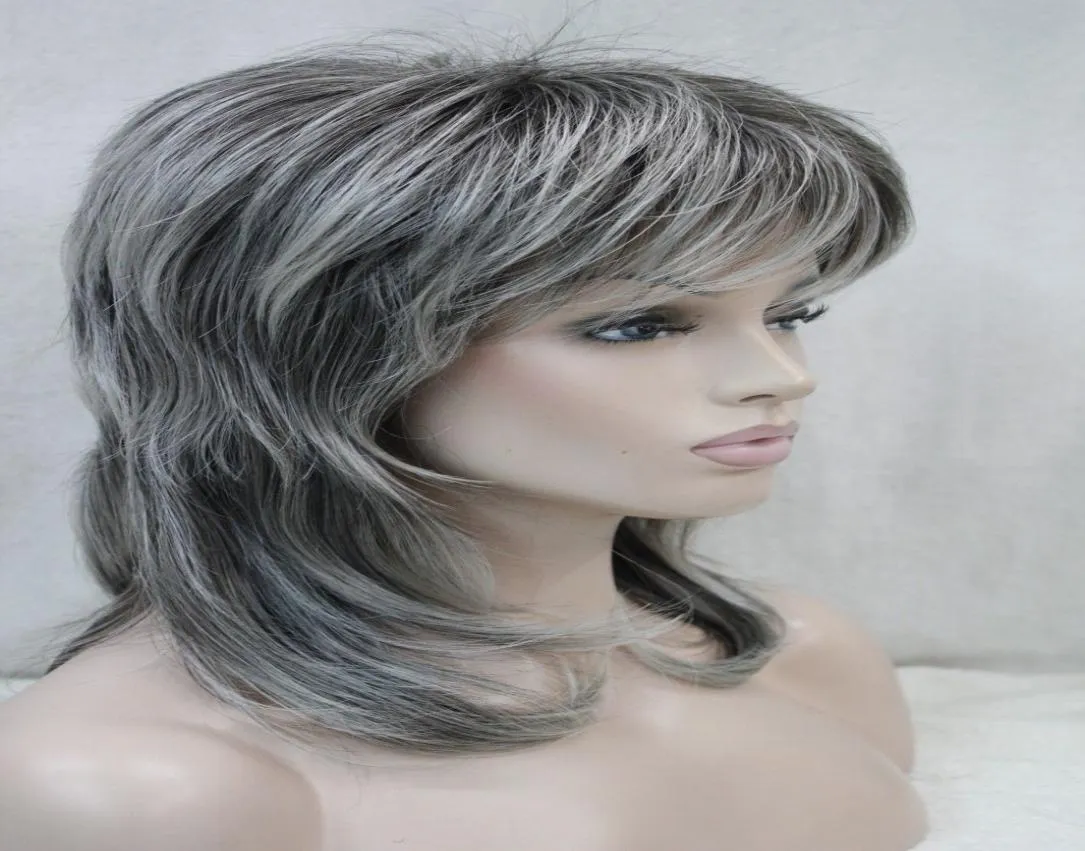 Nouveau women039s perruque longueur moyenne gris couches épaule longue cheveux synthétiques pleine perruque 2301031