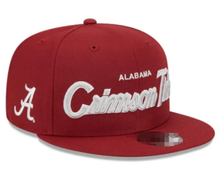 2024 All Team Fan's USA College Baseball Cappello regolabile Alabama Crimson Tide sul campo Mix Ordine Taglia Chiuso Flat Bill Base Ball Snapback Caps Bone Chapeau a12