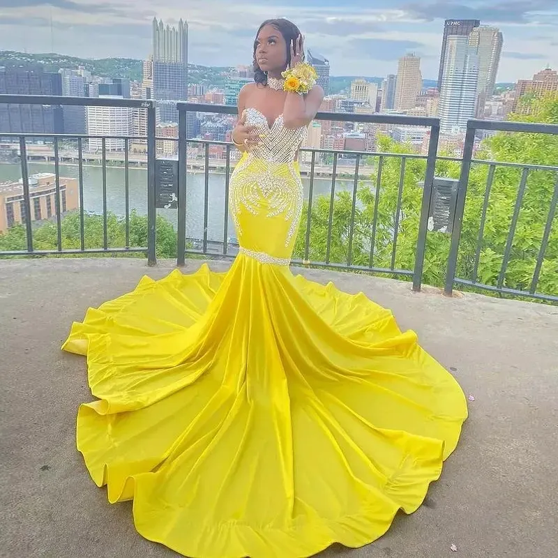 Magnifiques perles jaunes sirène robes de bal chérie cristaux robes de soirée filles noires robe de soirée de remise des diplômes