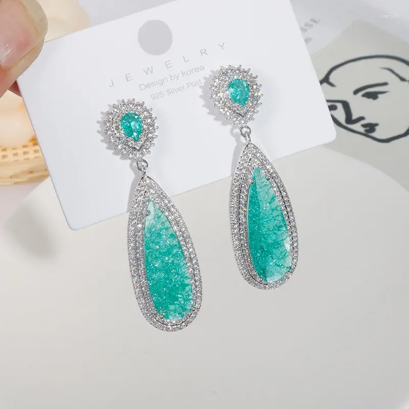 Dingle örhängen Eyer 2024 Luxury Unworldly Temperament Light Blue Crystal Zircon Pendant Drop For Women Banquet and Dating Gift