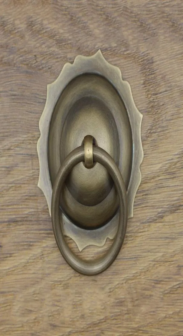 una foto Cinese antico semplice maniglia del cassetto maniglia della porta per mobili hardware armadio classico armadio per scarpe armadio cono anello vintage6352374