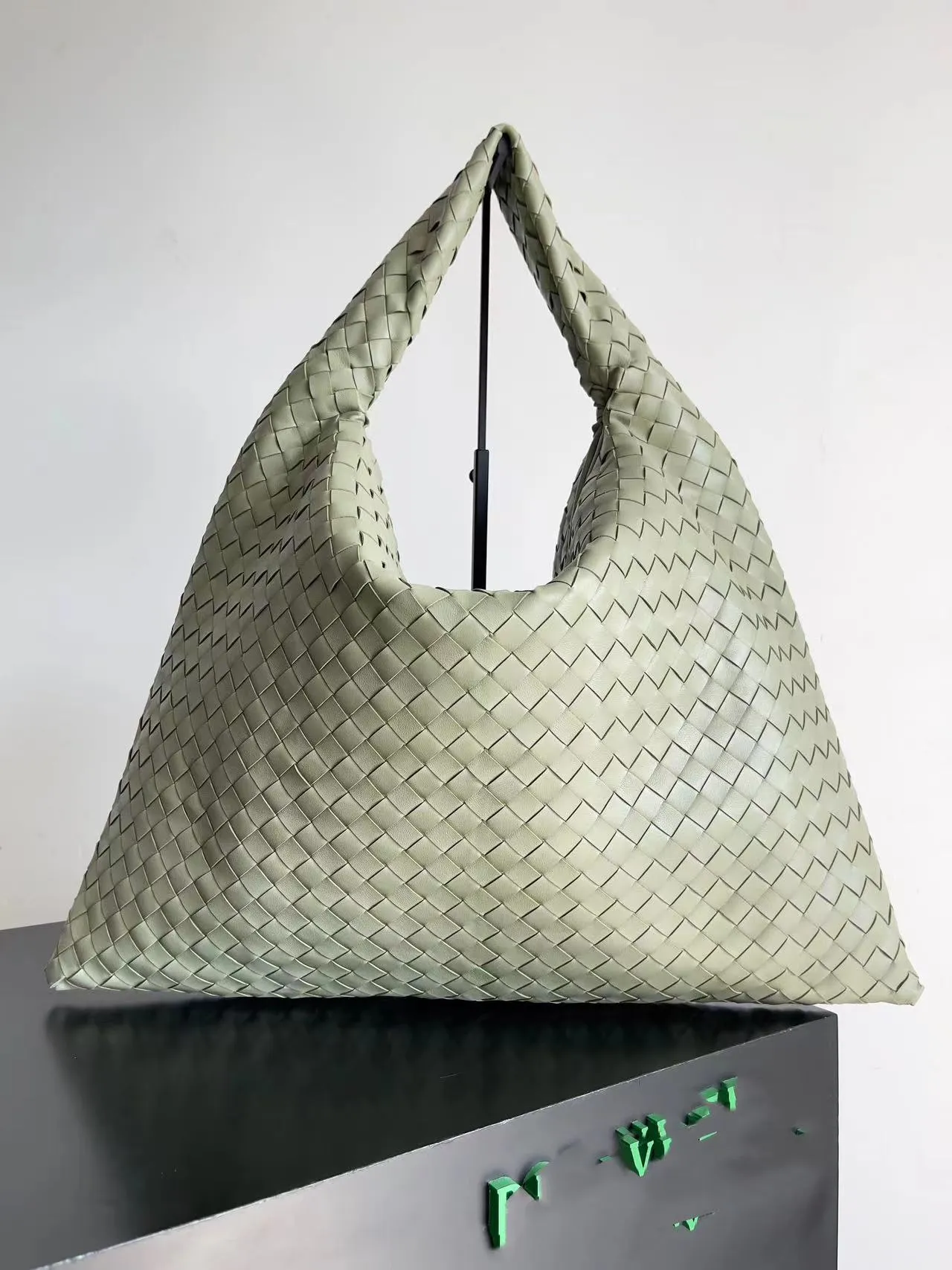 ◇ILLIGO◇ Soft shirring big bag beige DHgate.com:Large Weaving Shoulder Bag, Intrecciato Woven