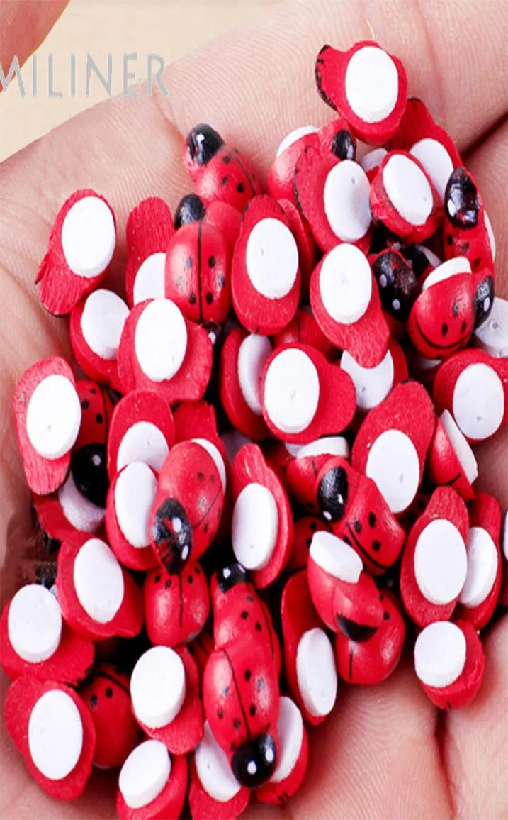 100Pcspack En Bois Coccinelle Coccinelle Autocollant Enfants Enfants Peint adhésif Dos DIY Artisanat H1991216