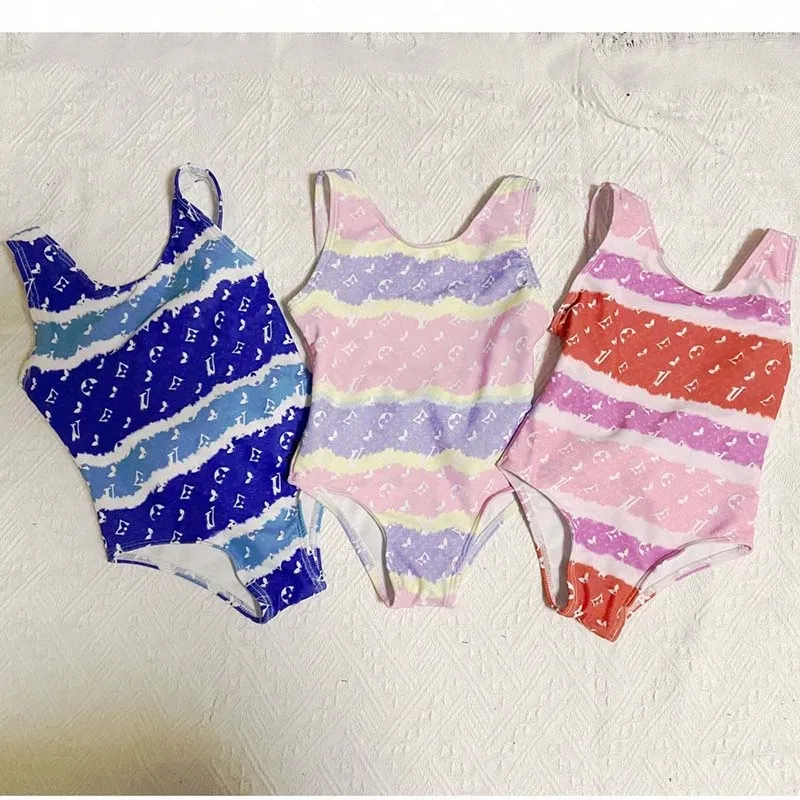 Kids sıcak mayo tasarımcı markası tek parçalar yüzer kız bebek bikini yürümeye başlayan çocuklar yaz baskılı plaj havuzu spor mayo gençlik bebekler d1eo#