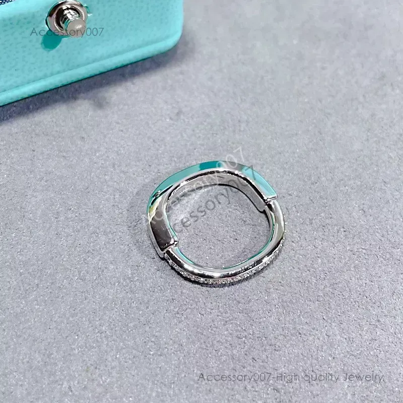 bagues de bijoux de créateursClassique demi-diamant bague de verrouillage créateur de mode bague de mariage pour femmes boîte à bijoux populaire européenne et américaine