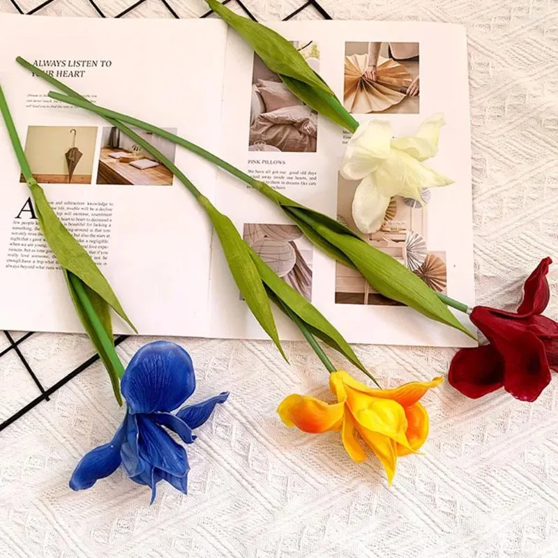 Fiori decorativi 47 cm bouquet artificiale di iris pianta di seta finta legata a mano per la festa nuziale della sposa ornamento da tavolo decorazione della casa
