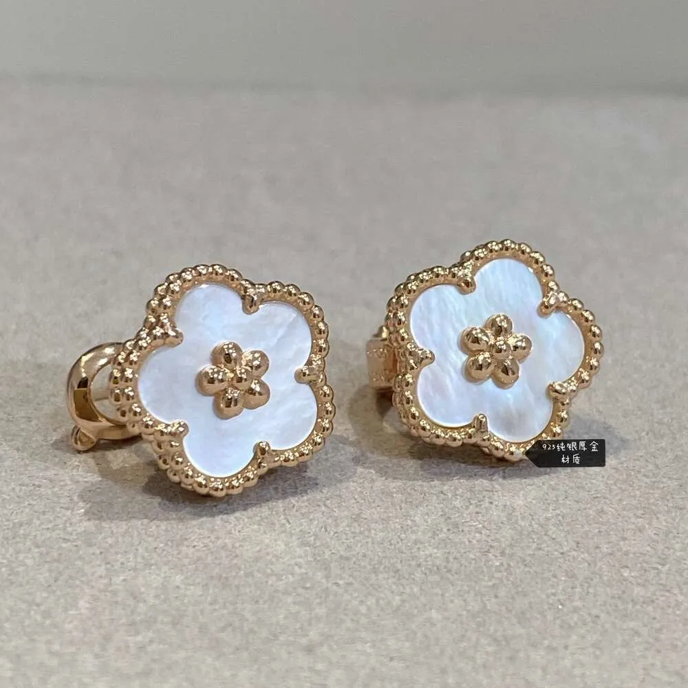 Fashion Classic four leaf clover bracelet Desginer Van Cleff bracelet Vcas clover High Version v Golden Fan Family Lucky Four Leaf Grass Five Flower Earrings Plum Blo