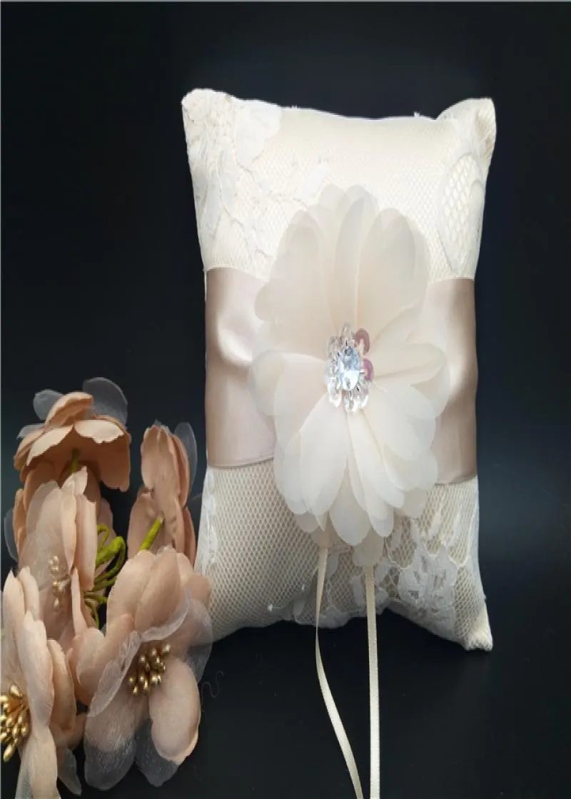 2020 Şeritler ile Yeni Alyans Yastığı Çiçek Alyans Tutucu Evlilik Yastığı Yastık Taşıyıcısı Düğün Partisi Dekorasyonu7017239