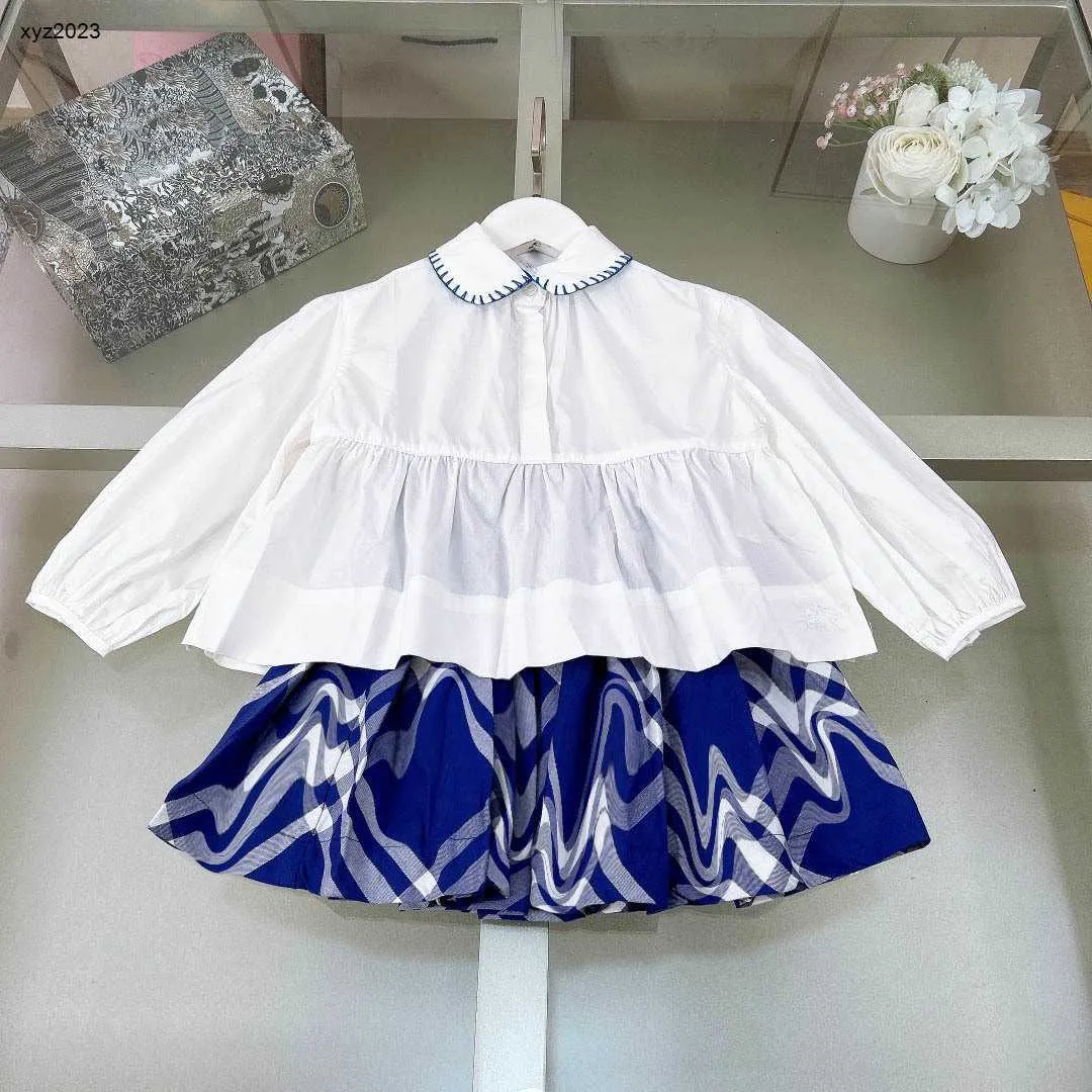 Moda Kids Dress Sets Roupos de trilhas para crianças de alta qualidade Roupas meninas Tamanho 110-160 Camisa branca de mangas compridas e saia curta azul 24FeB20