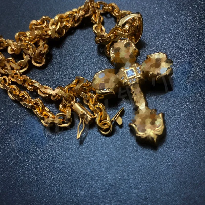 디자이너 크로스 펜던트 목걸이 템 스톤 다이아몬드 커플 목걸이로 장식 된 트렌디 한 불꽃 크로스 펜던트