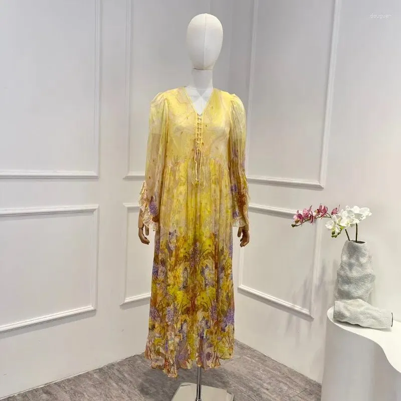 Casual klänningar 2024 sommarens höst Senaste gula lila semesterstil blommig tryck långärmad plus storlek midi klänning