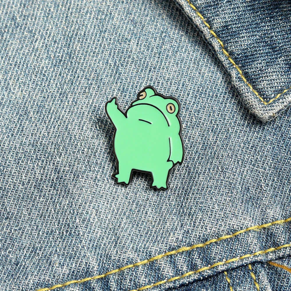 Funny Vertical Cartoon Painted Enamel Middle Finger Frog Brooch Anti Slip Buckle